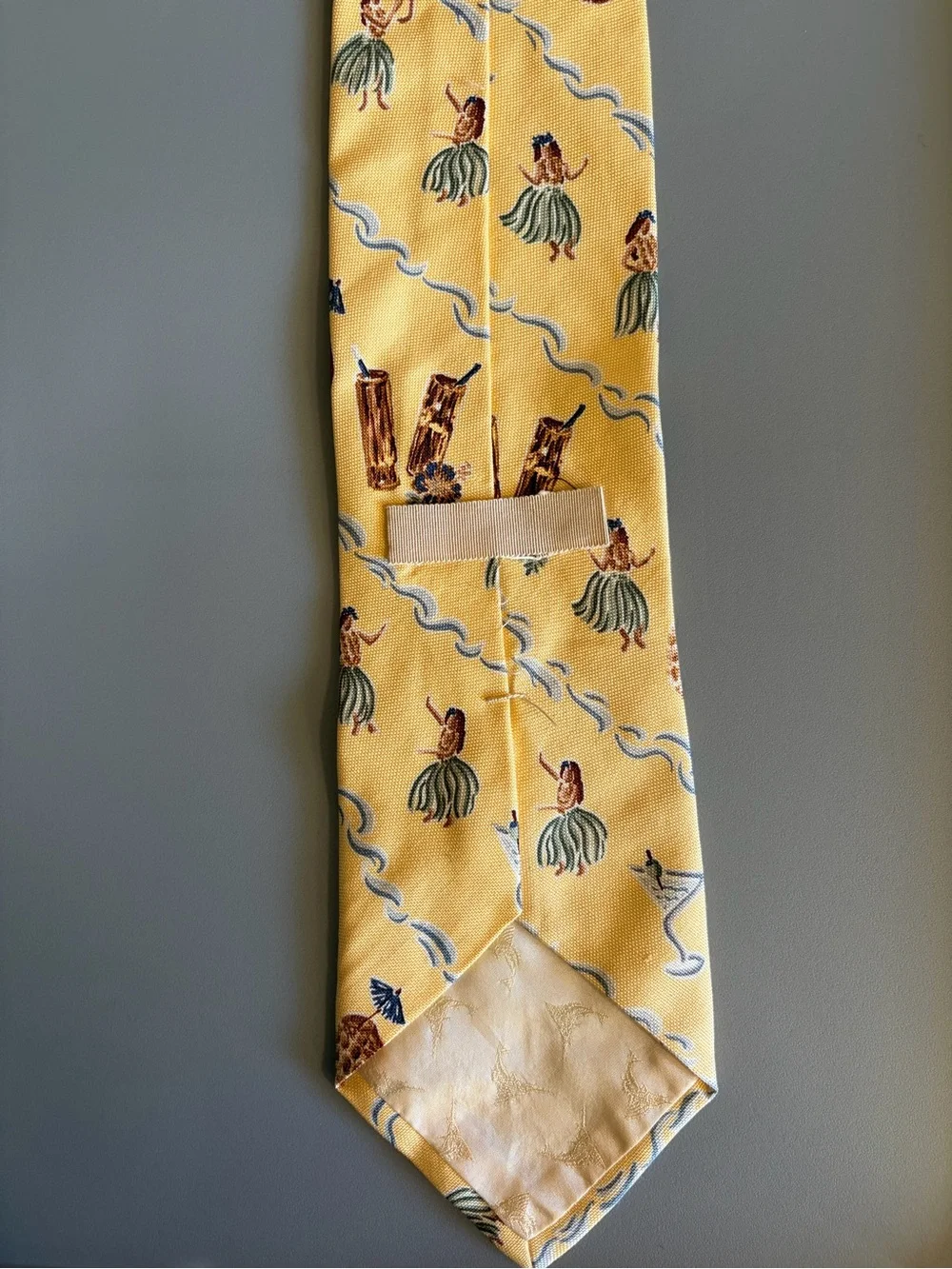 Kahala Hawaiian Islands Yellow Hula Tiki Novelty Necktie